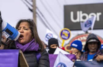 Uber, Lyft Drivers Are Ghosting Their Apps for Truthful Wages on Valentine’s Day