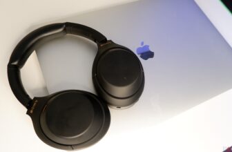 Tips on how to join Sony headphones to a laptop computer