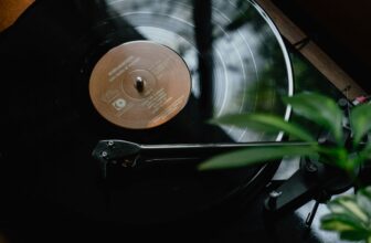 4 methods to maintain your vinyls and turntables sounding and looking out nice