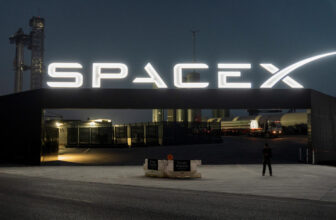 SpaceX is reportedly constructing a whole bunch of spy satellites for the US authorities