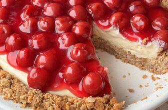NO BAKE CHERRY CHEESECAKE – The Southern Woman Cooks