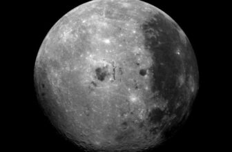 Astronomers Demand Radio Silence on the Moon’s Far Facet, However Resistance Might Be Futile