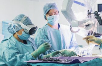 Docs Are Utilizing the Apple Imaginative and prescient Professional Throughout Surgical procedure