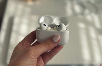 Methods to cease AirPods from random pauses
